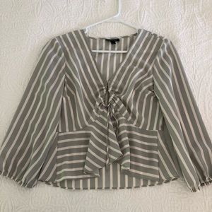 Topshop cropped blouse size US 4